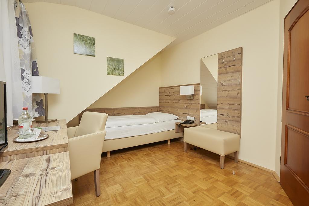 Hotel Rössle Trochtelfingen Kültér fotó