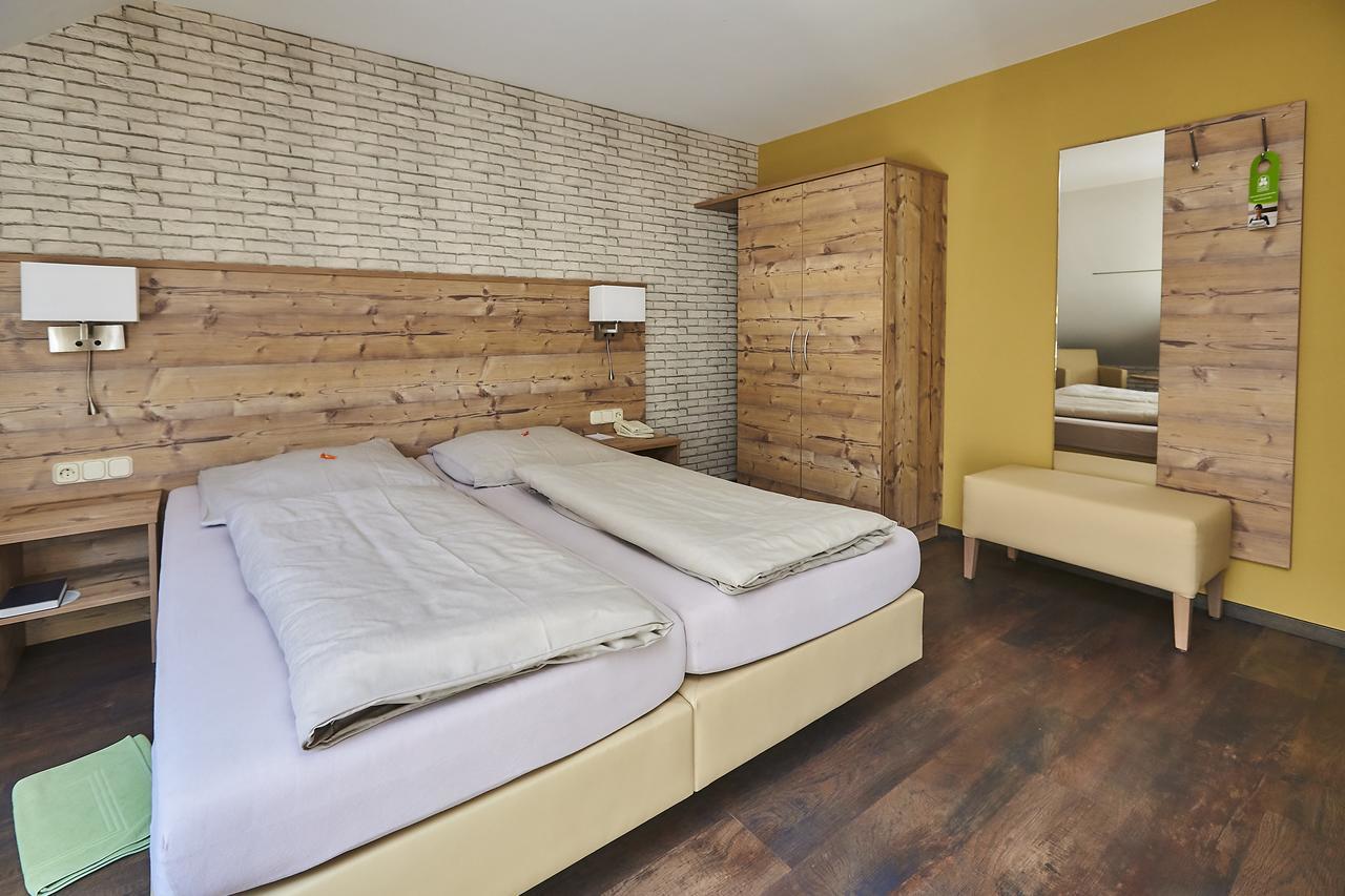 Hotel Rössle Trochtelfingen Kültér fotó